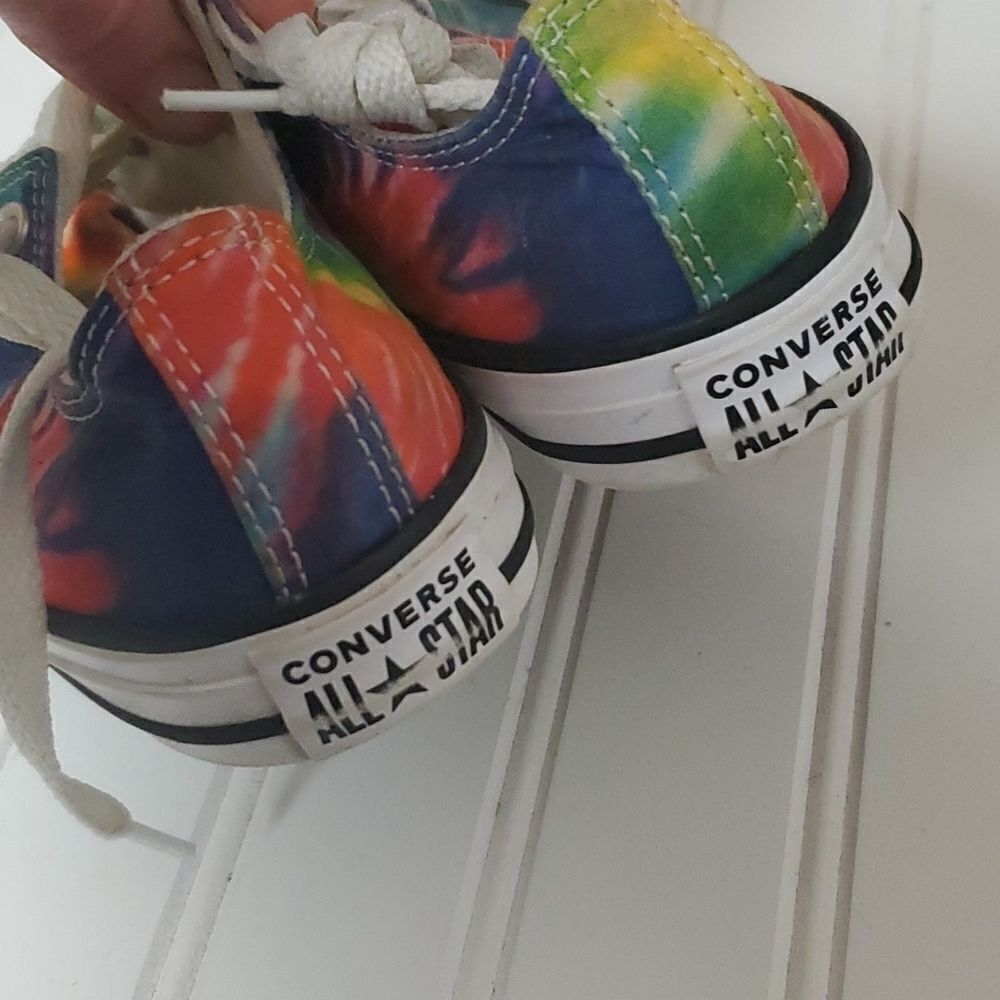 KIDS' CONVERSE LITTLE KID CHUCK TAYLOR ALL STAR TIE DYE OX SNEAKERS - Picture 4 of 7